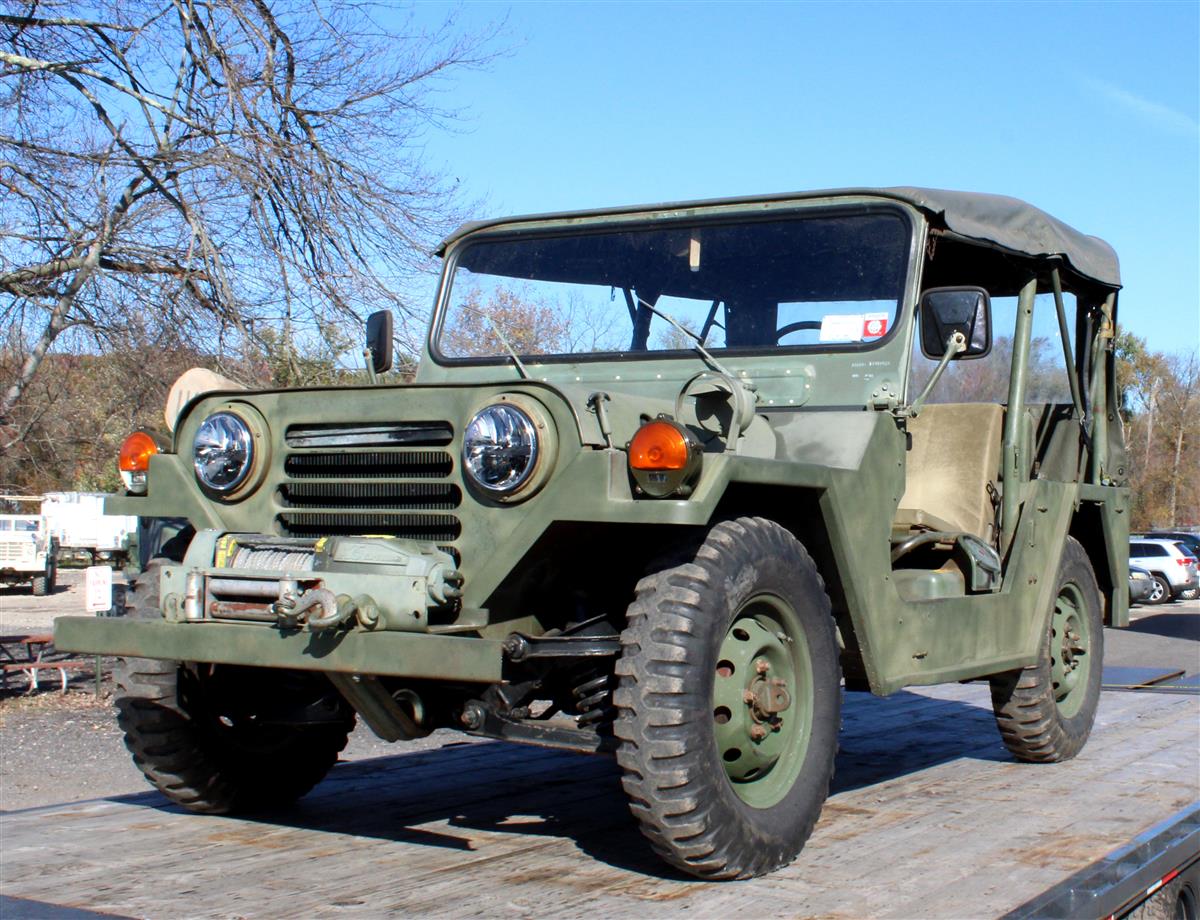 JEEP バッテリートレイ とドレンチューブ Ｍ151 Ｍ151Ａ2 ジープ　7 JEEP バッテリートレイ とドレンチューブ2個 M151 M151A2